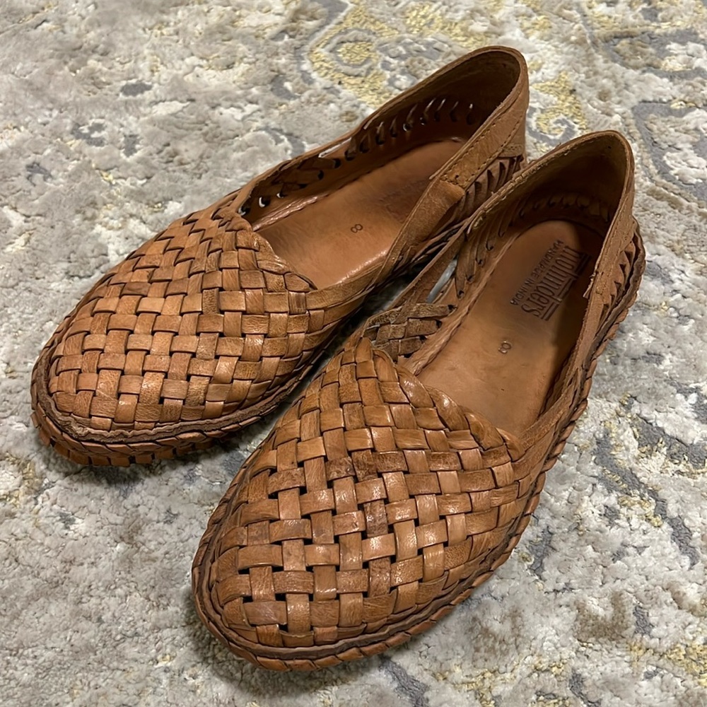 Mohinders leather flats - size 8